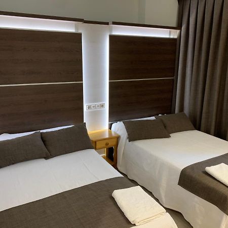 Hotel Ric Сабадель Экстерьер фото