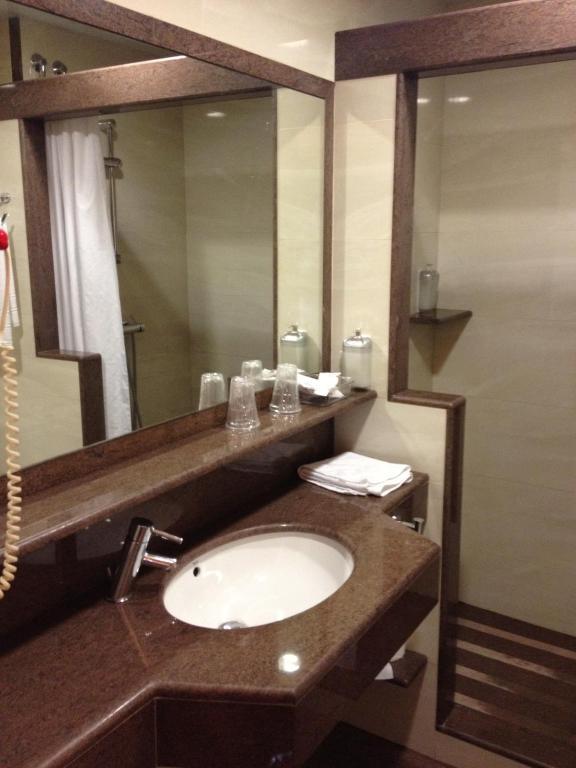 Hotel Ric Сабадель Номер фото
